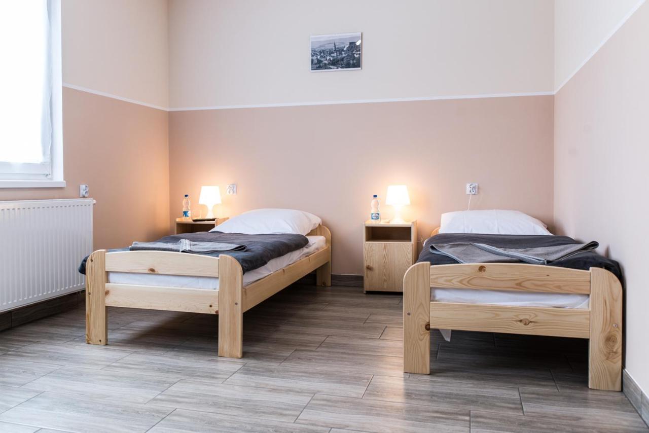 Hotel Dom Wycieczkowy "Na Stadionie" Kłodzko Esterno foto