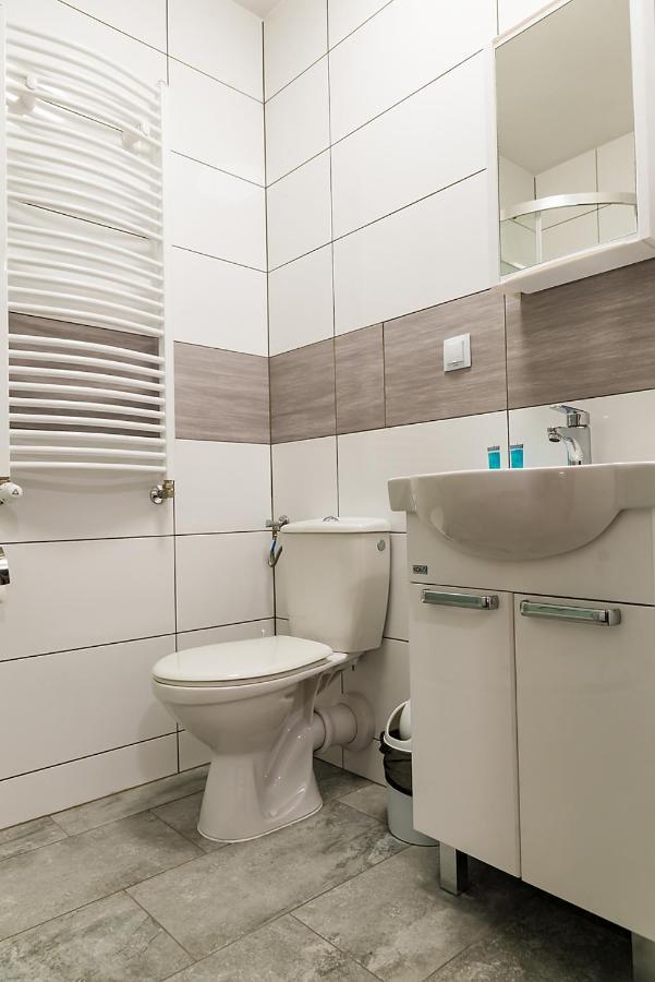 Hotel Dom Wycieczkowy "Na Stadionie" Kłodzko Esterno foto