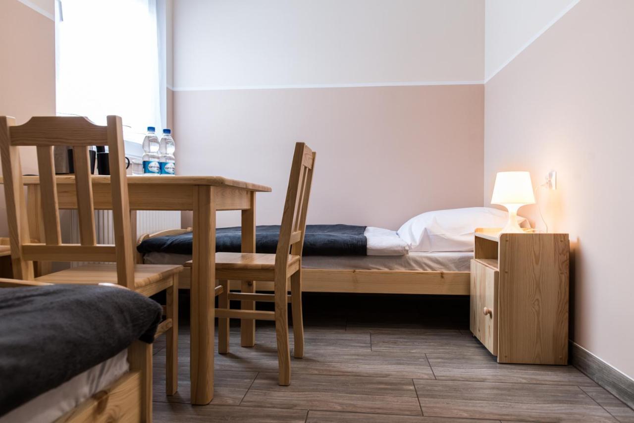 Hotel Dom Wycieczkowy "Na Stadionie" Kłodzko Esterno foto