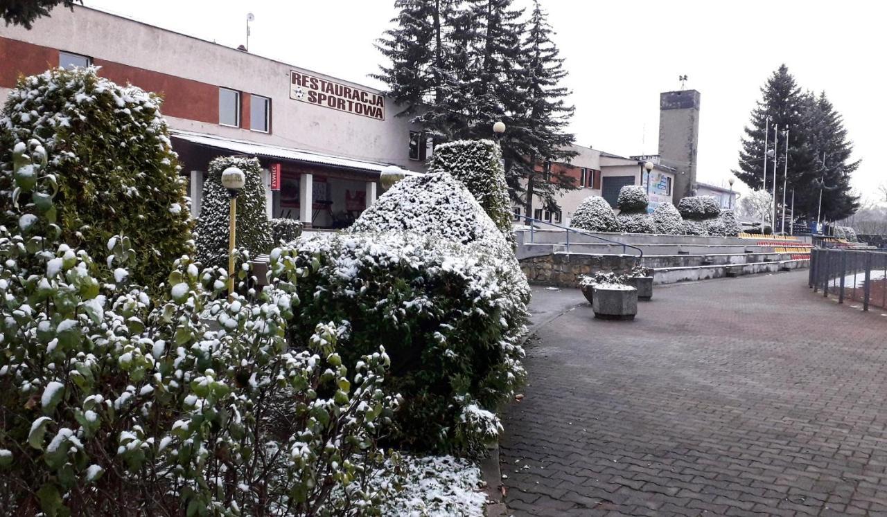Hotel Dom Wycieczkowy "Na Stadionie" Kłodzko Esterno foto
